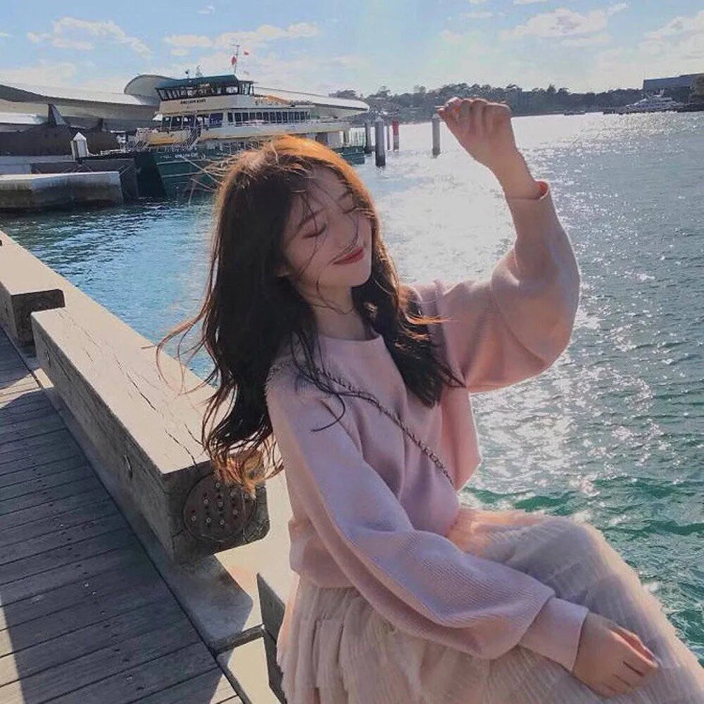 机器人8号海报